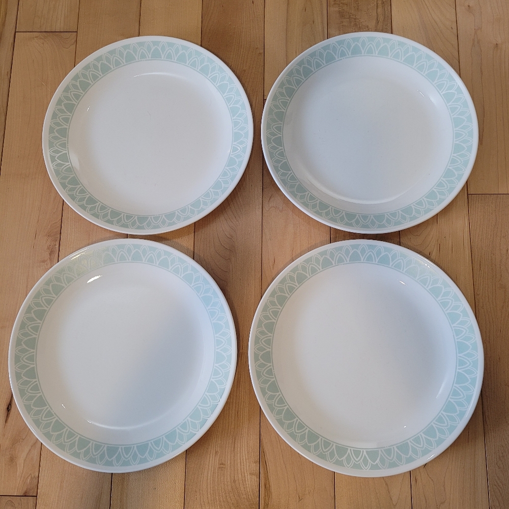 4 Corelle Delano dinner plates